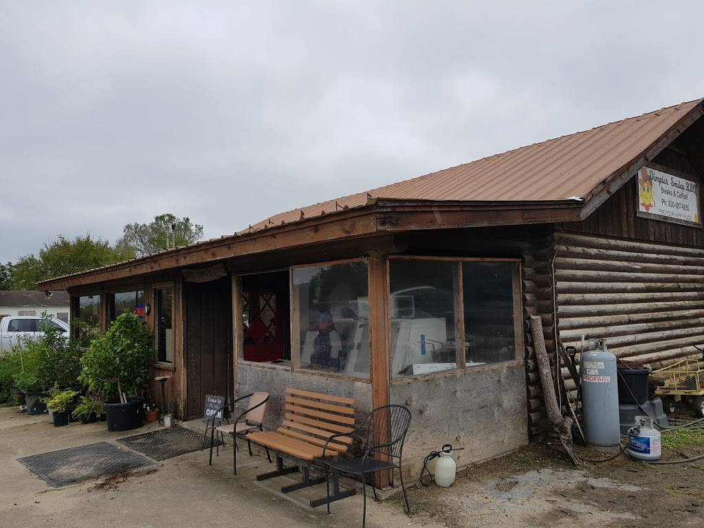 Dimples Smiley BBQ | restaurant | 106 Fay Ave E, US-87, Smiley, TX 78159, USA | 8305876655 OR +1 830-587-6655
