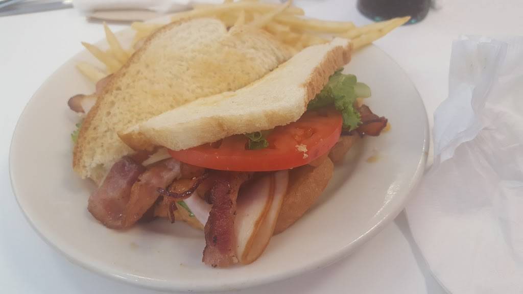 Steak n Shake | restaurant | 9150 N Main St, Dayton, OH 45415, USA | 9378320294 OR +1 937-832-0294