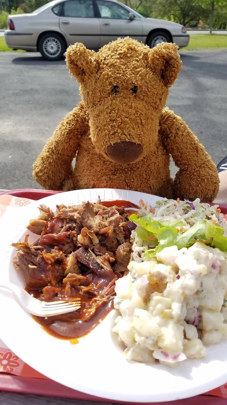 Highland BBQ (seasonal) | restaurant | 75 Main St, Northfield, MA 01360, USA | 4134982747 OR +1 413-498-2747