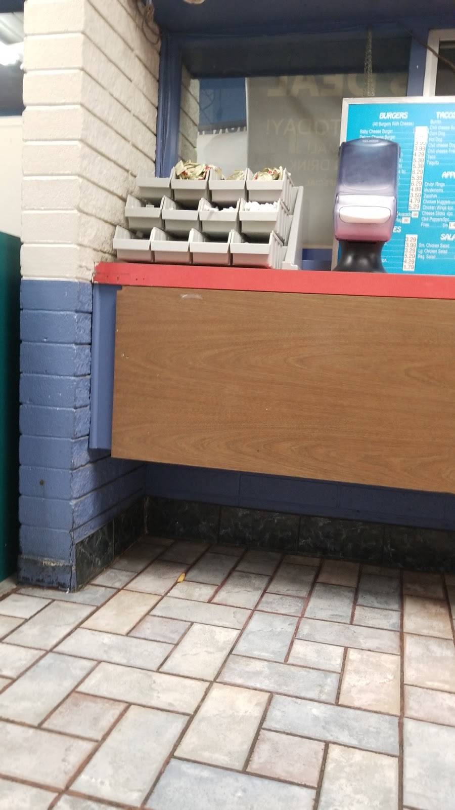 Sno-White Drive In | restaurant | 50 W Sherwood Ave, McFarland, CA 93250, USA | 6617923123 OR +1 661-792-3123