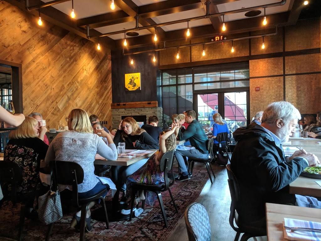 Cadence Kitchen & Co | restaurant | 5101 Mochel Dr, Downers Grove, IL 60515, USA | 6304427631 OR +1 630-442-7631