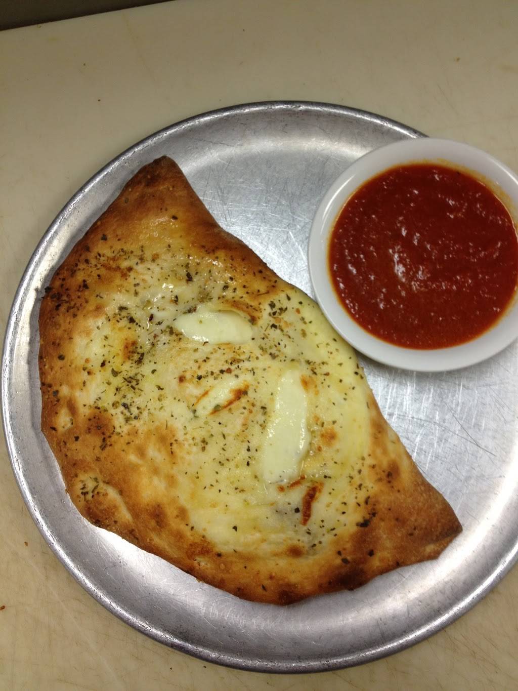 Capozzis New York Pizza | restaurant | 2960 Shallowford Rd #101, Marietta, GA 30066, USA | 7703211969 OR +1 770-321-1969