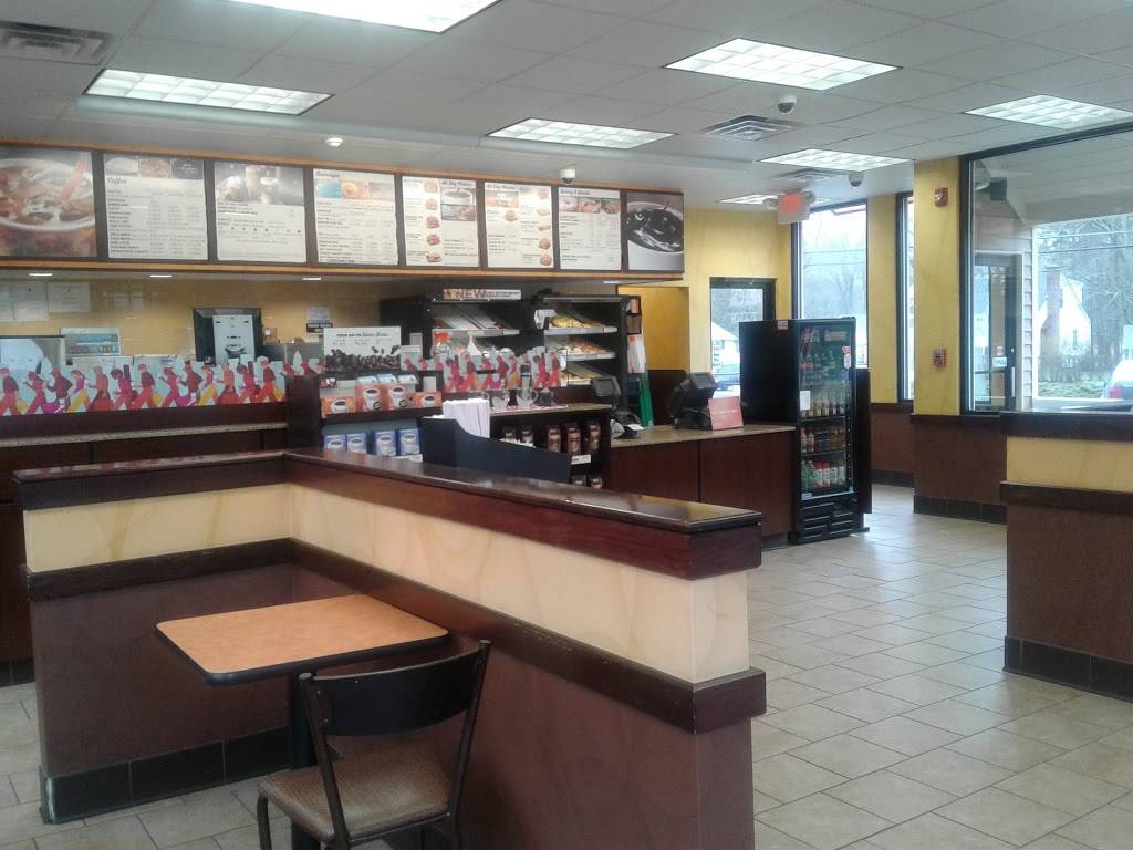 Dunkin | bakery | 231 Main St, Ashaway, RI 02804, USA | 4016374554 OR +1 401-637-4554