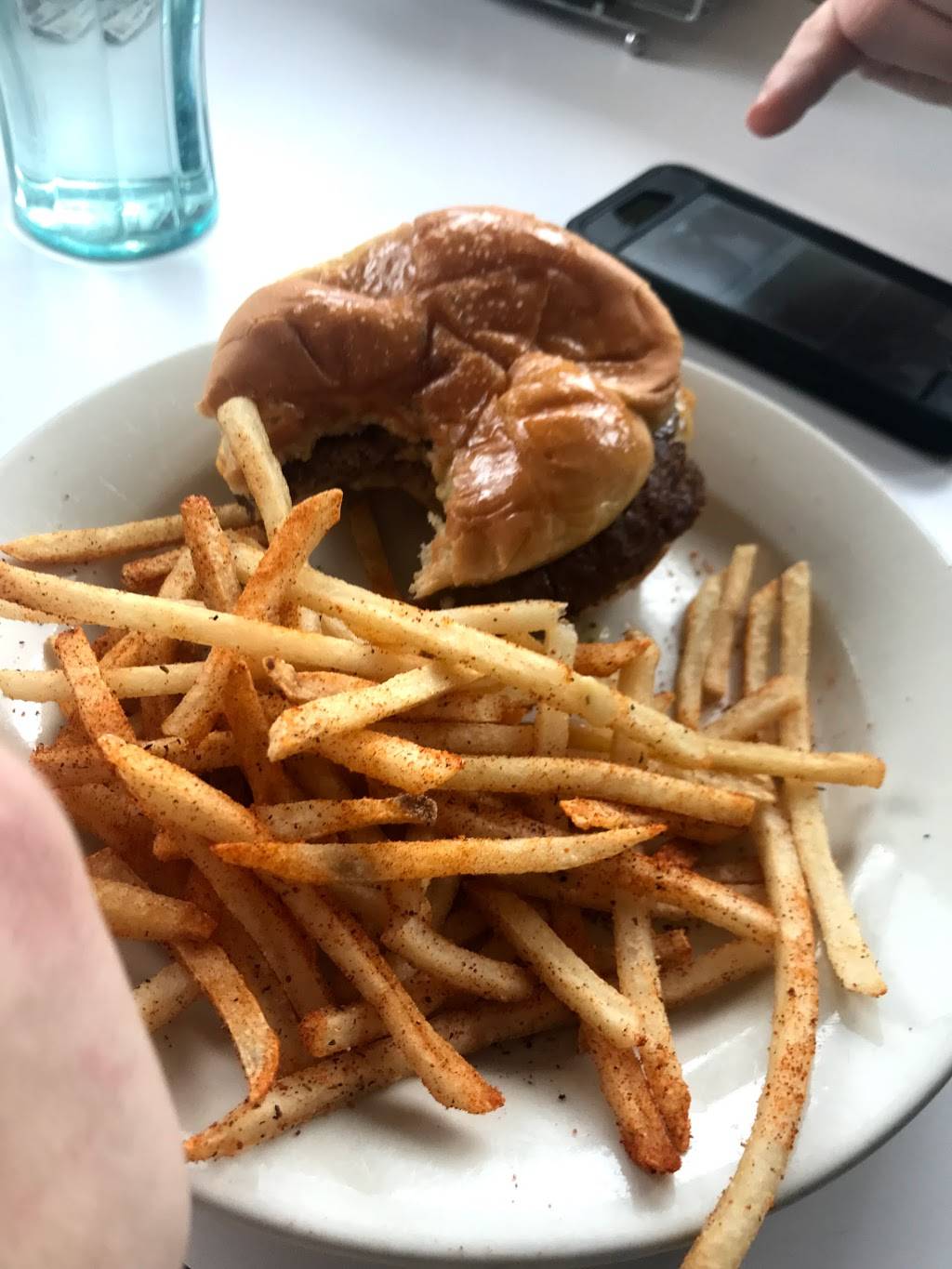 Steak n Shake | restaurant | 500 E Emory Rd, Powell, TN 37849, USA | 8659477066 OR +1 865-947-7066