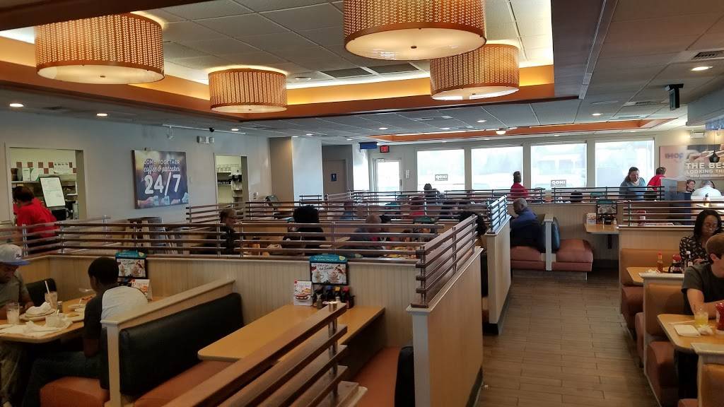 IHOP | restaurant | 2501 Taylor Rd, Chesapeake, VA 23321, USA | 7574652355 OR +1 757-465-2355
