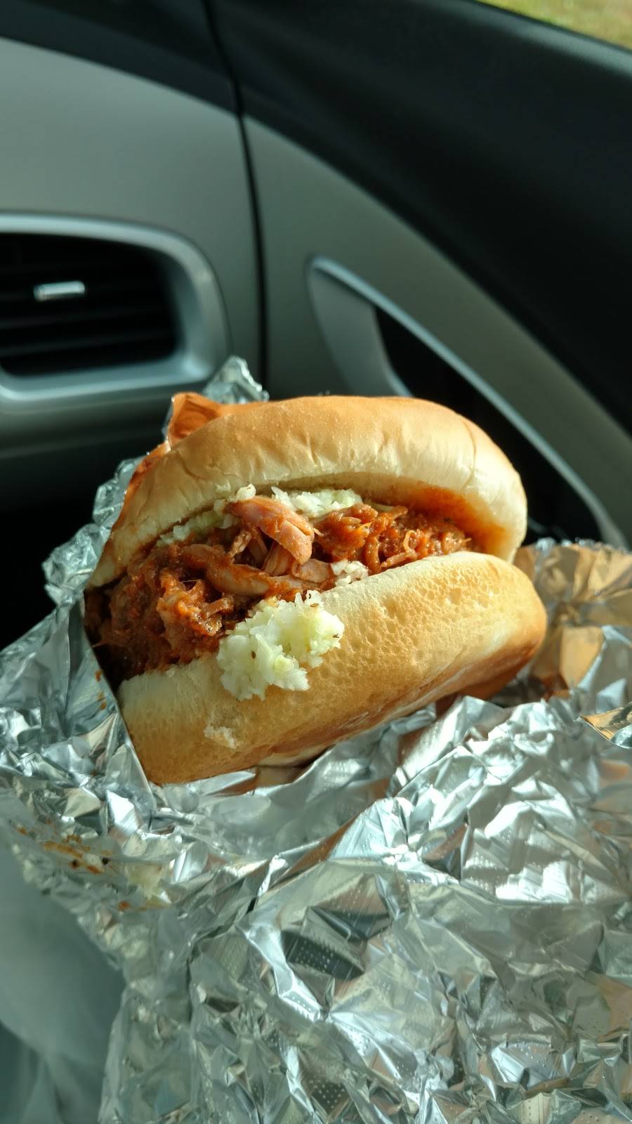 Paulies Pig Out | restaurant | 7376 Rockfish Valley Hwy, Afton, VA 22920, USA | 4343612001 OR +1 434-361-2001