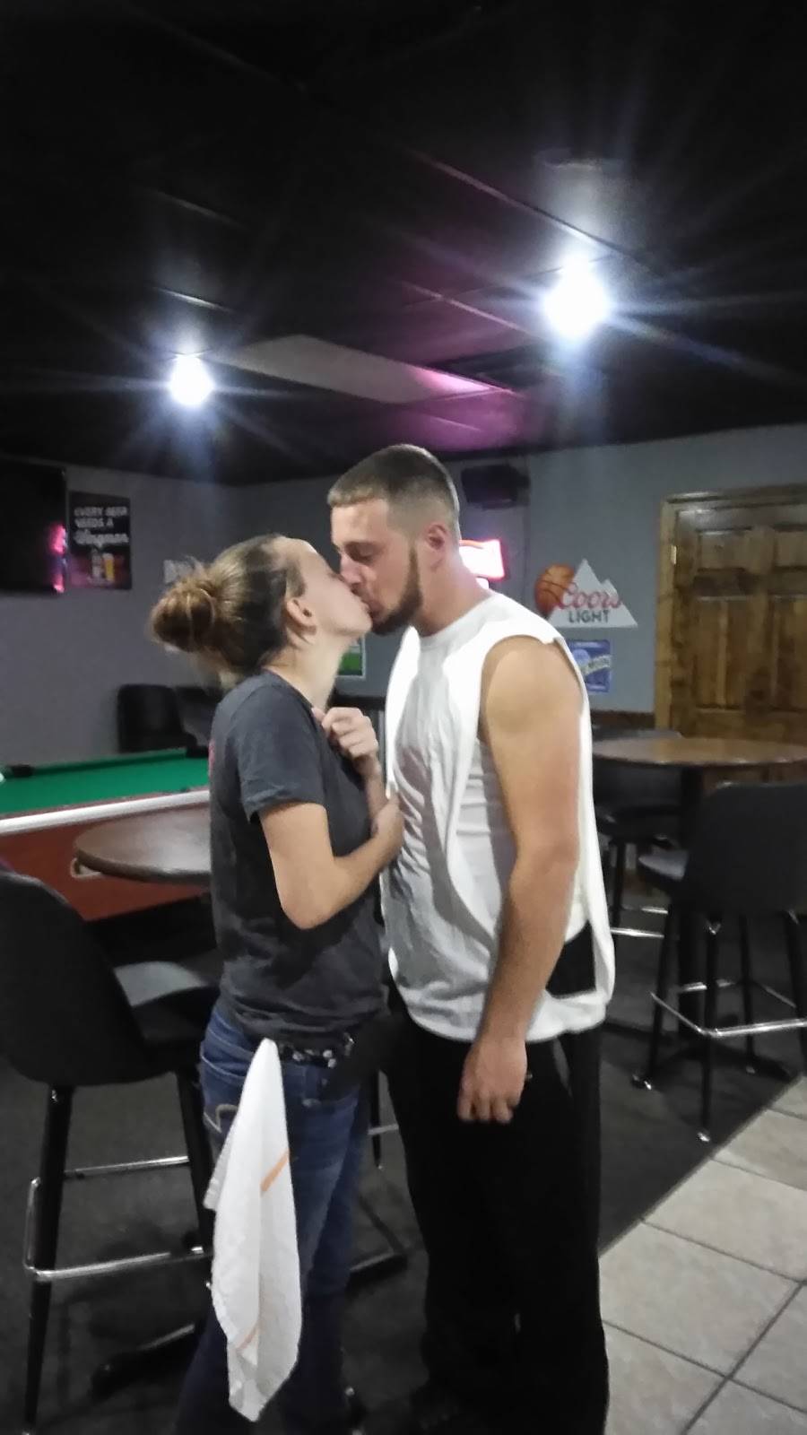 Verns Place | restaurant | 2322 E Washington St, Indianapolis, IN 46201, USA | 3176388376 OR +1 317-638-8376