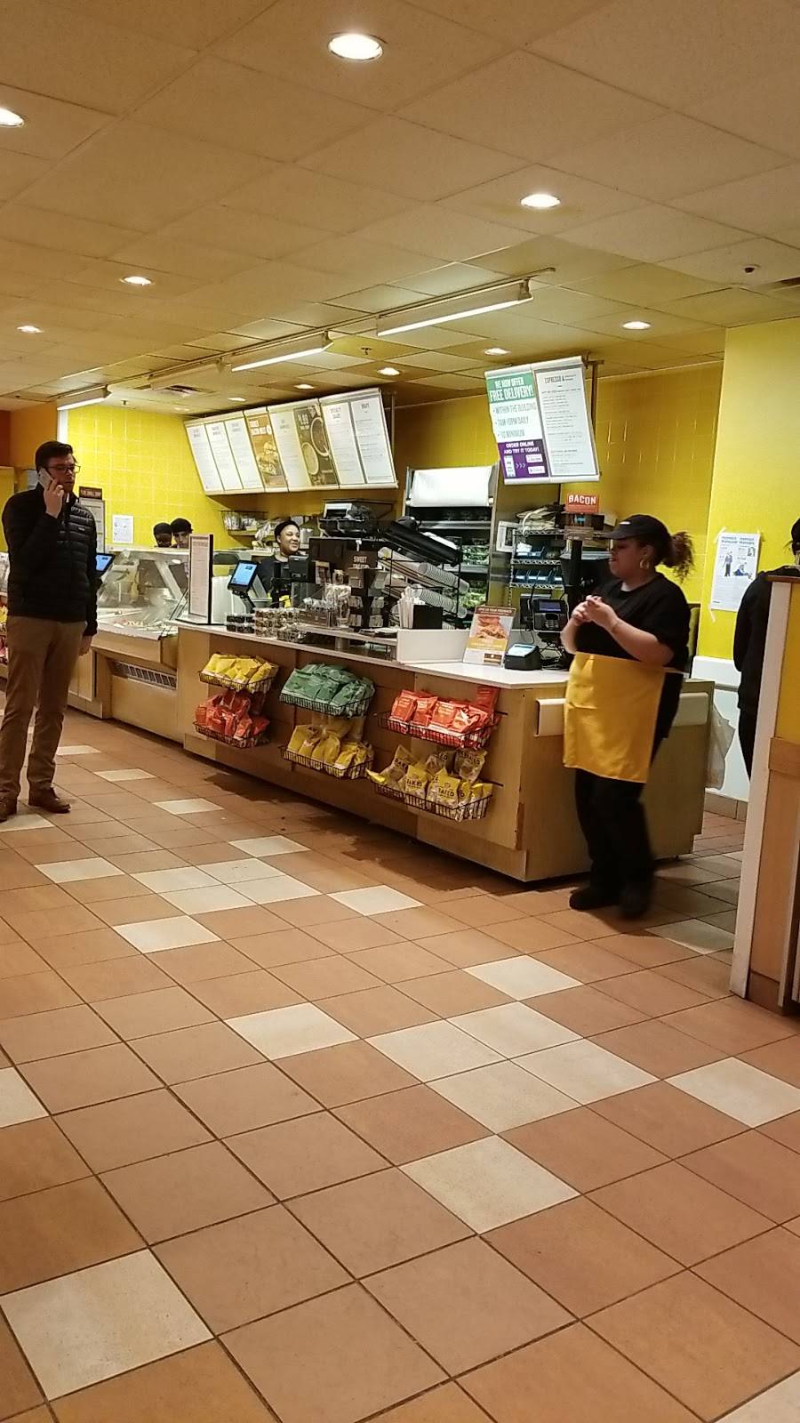 Au Bon Pain | cafe | St. Francis Hospital, 114 Woodland St., Hartford, CT 06105, USA | 8602418980 OR +1 860-241-8980