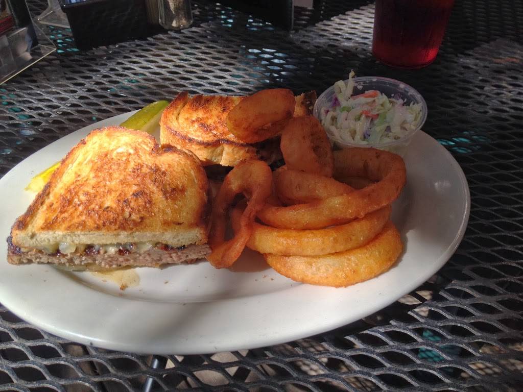 Hincheys Chicago Bar & Grill | restaurant | 70 Pope Ave, Hilton Head Island, SC 29928, USA | 8436865959 OR +1 843-686-5959