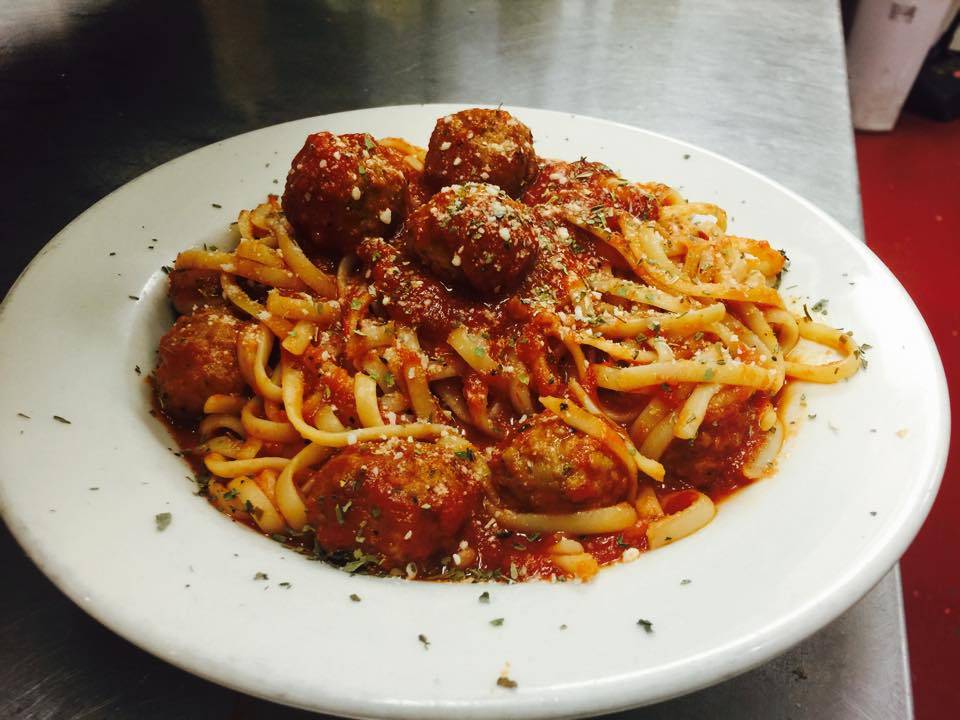 Elizabeth Pizza wentworth | restaurant | 8460 NC-87, Reidsville, NC 27320, USA | 3363489998 OR +1 336-348-9998