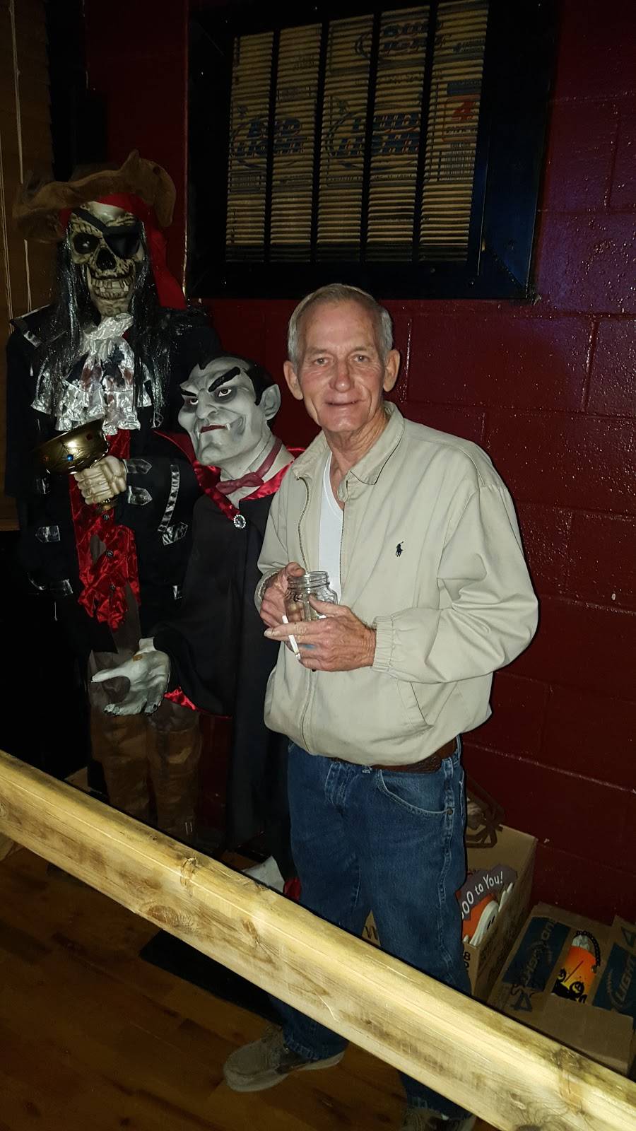 Huds Bar & Grill | restaurant | 2213 Gray Hwy, Macon, GA 31211, USA | 4783306046 OR +1 478-330-6046