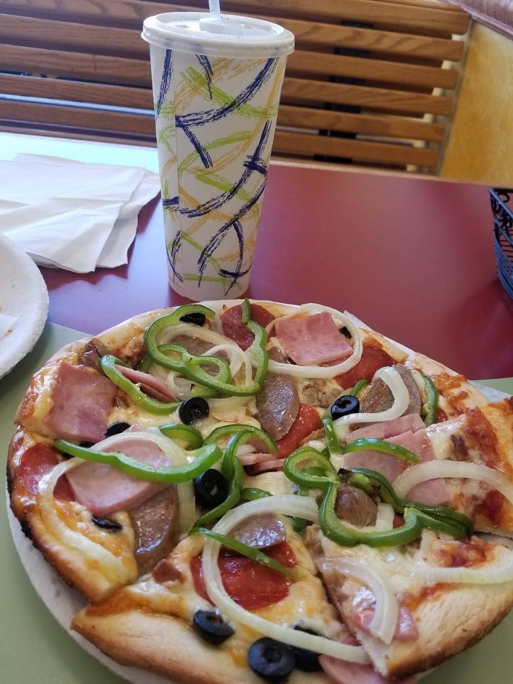 Singas Famous Pizza | meal takeaway | 464 S Broadway, Hicksville, NY 11801, USA | 5169339033 OR +1 516-933-9033