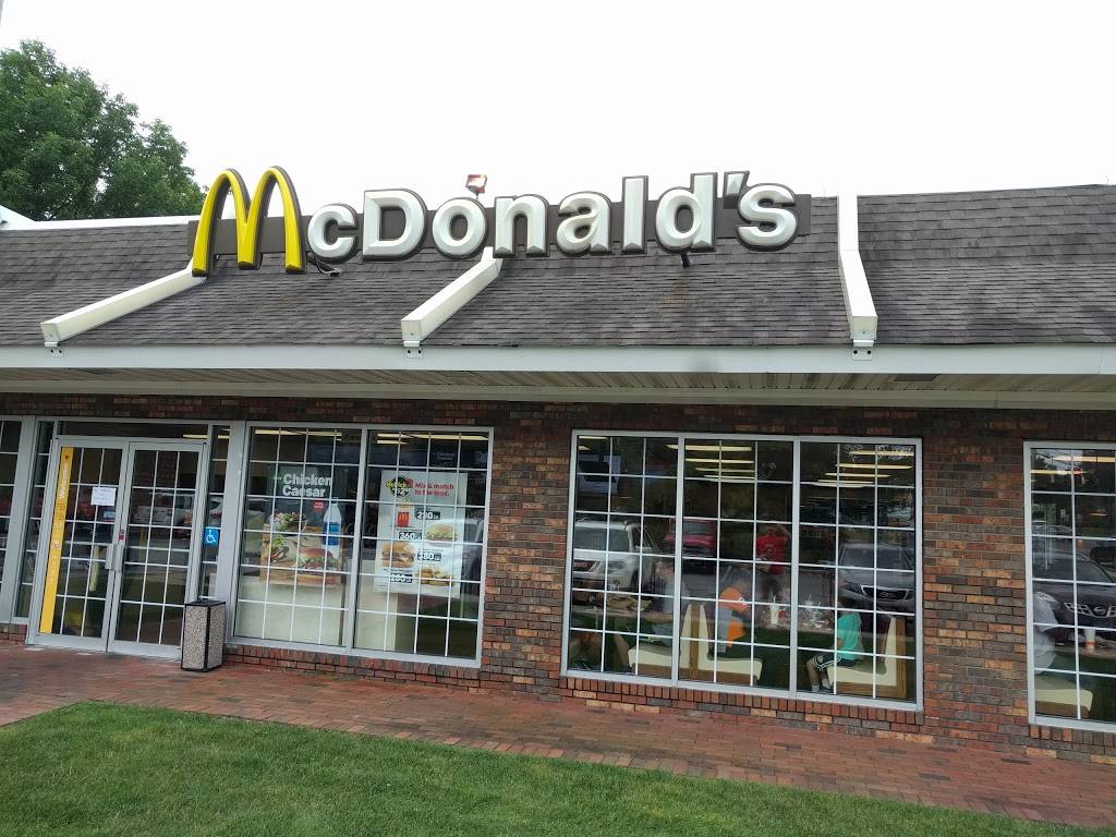 McDonalds | cafe | 517 NY-111, Smithtown, NY 11787, USA | 6317241168 OR +1 631-724-1168