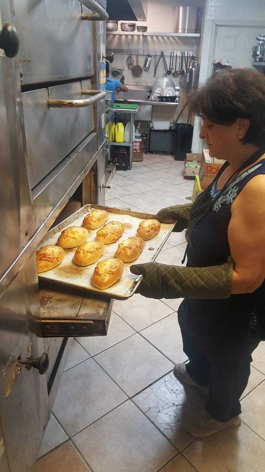 Bocaditos Colombianos | restaurant | 520 Market St, Newark, NJ 07105, USA | 9739019277 OR +1 973-901-9277