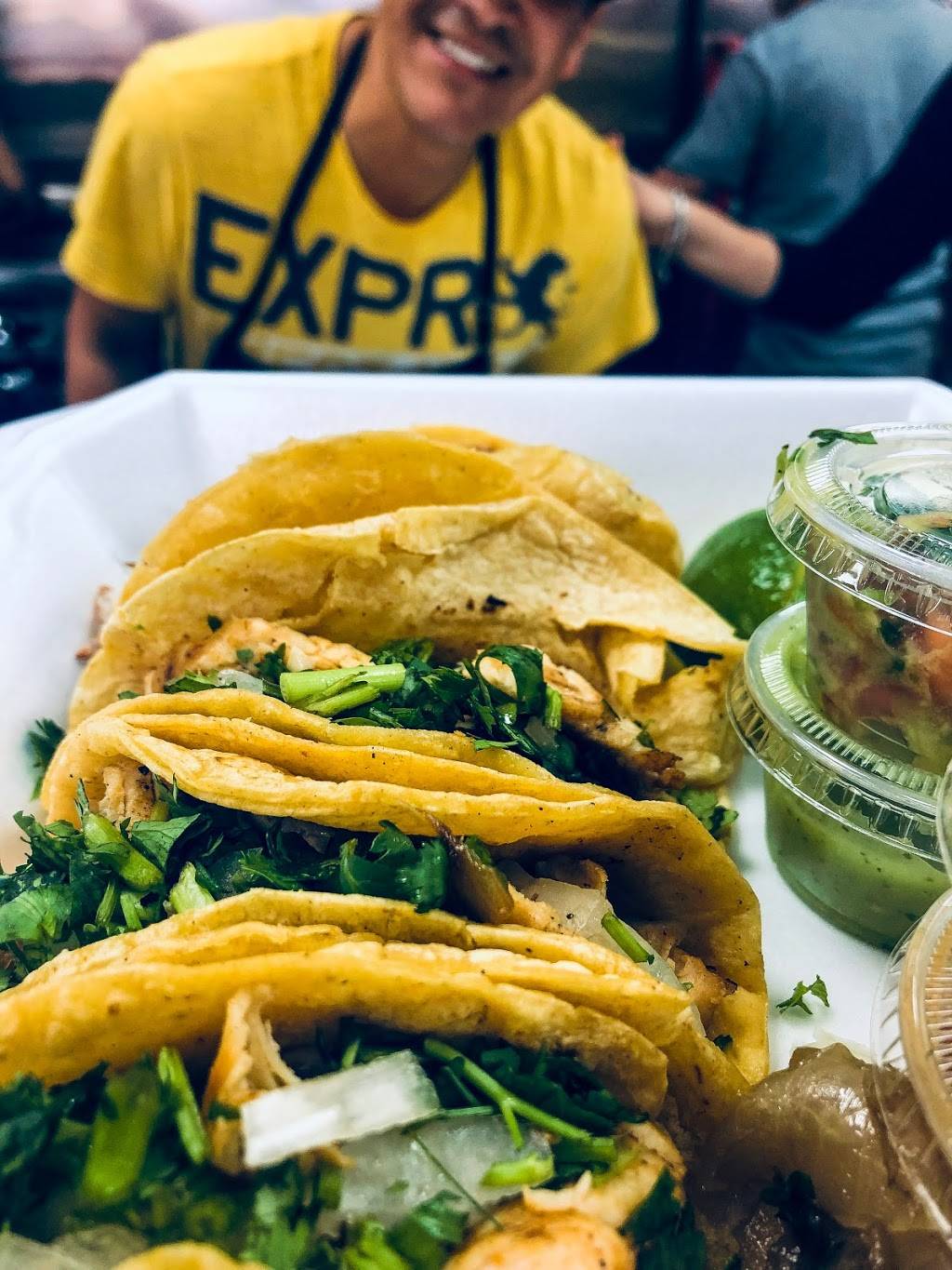 Taqueria Don Tomas | restaurant | 918 E Berry St, Fort Worth, TX 76110, USA | 2145867501 OR +1 214-586-7501