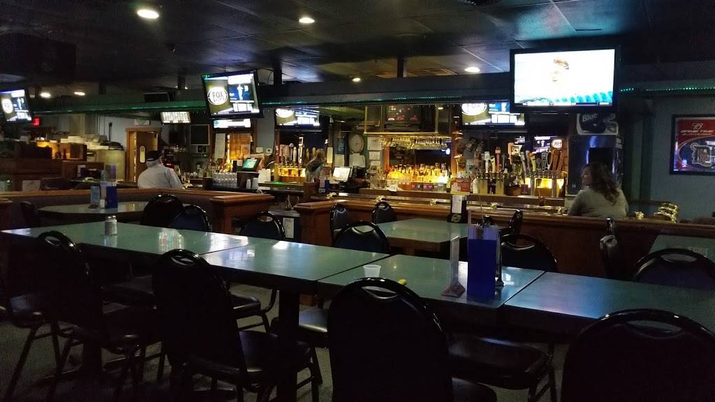 Slip Mahoneys | restaurant | 18480 Fort St, Riverview, MI 48193, USA | 7342855066 OR +1 734-285-5066