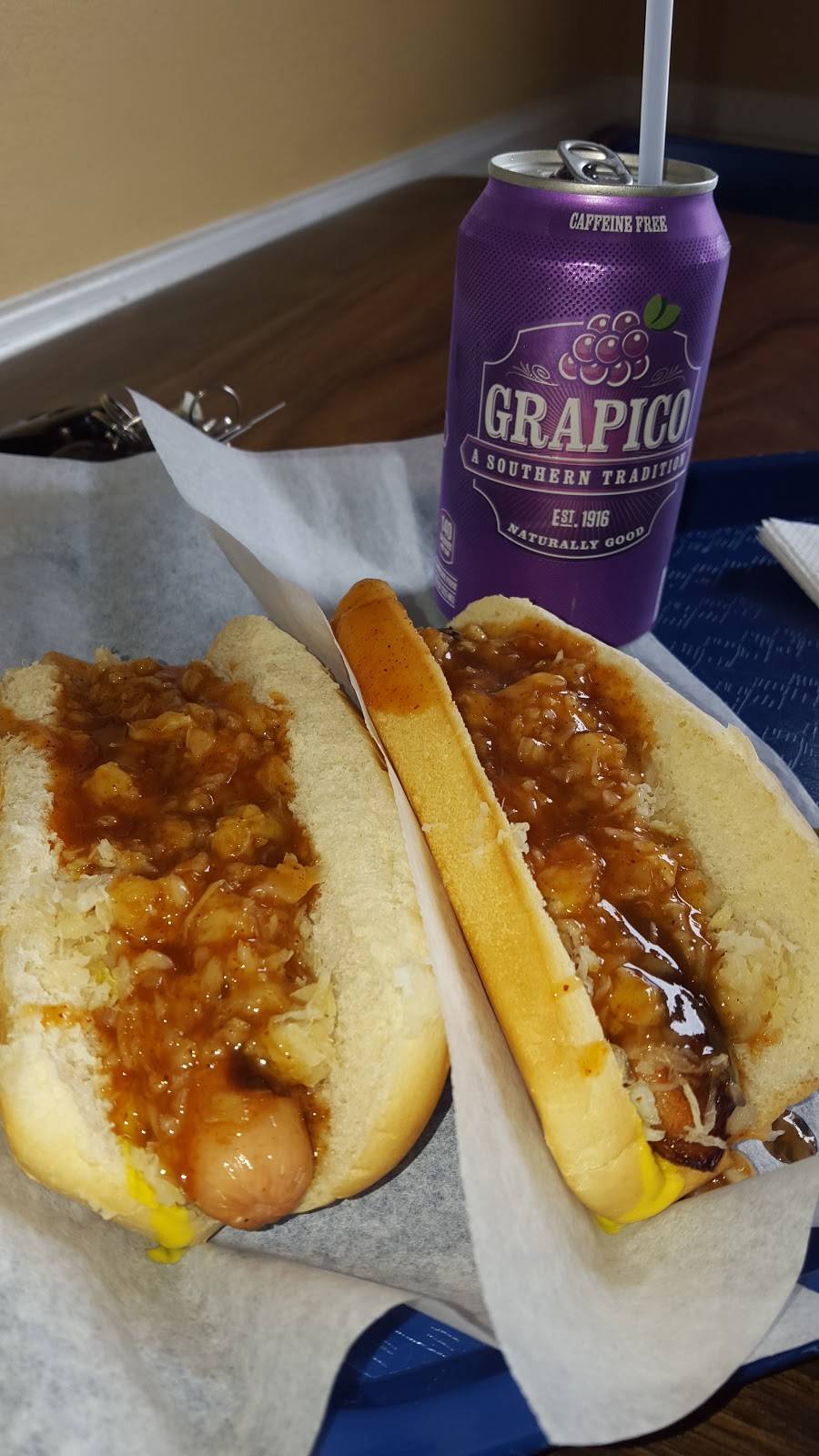 Guss Hot Dogs | restaurant | 224 Brooklane Dr, Hueytown, AL 35023, USA | 2054918565 OR +1 205-491-8565