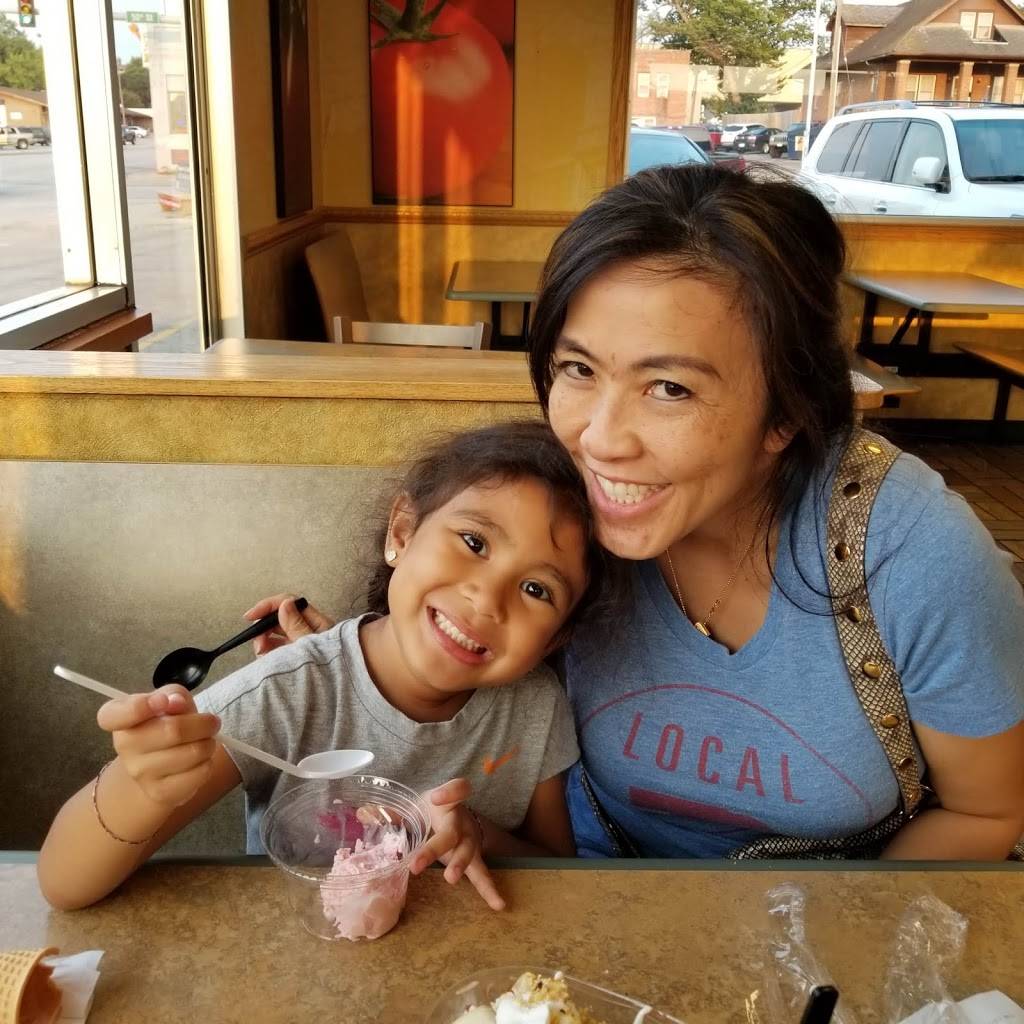 Subway | meal takeaway | 5005 Center St, Omaha, NE 68106, USA | 4025514416 OR +1 402-551-4416