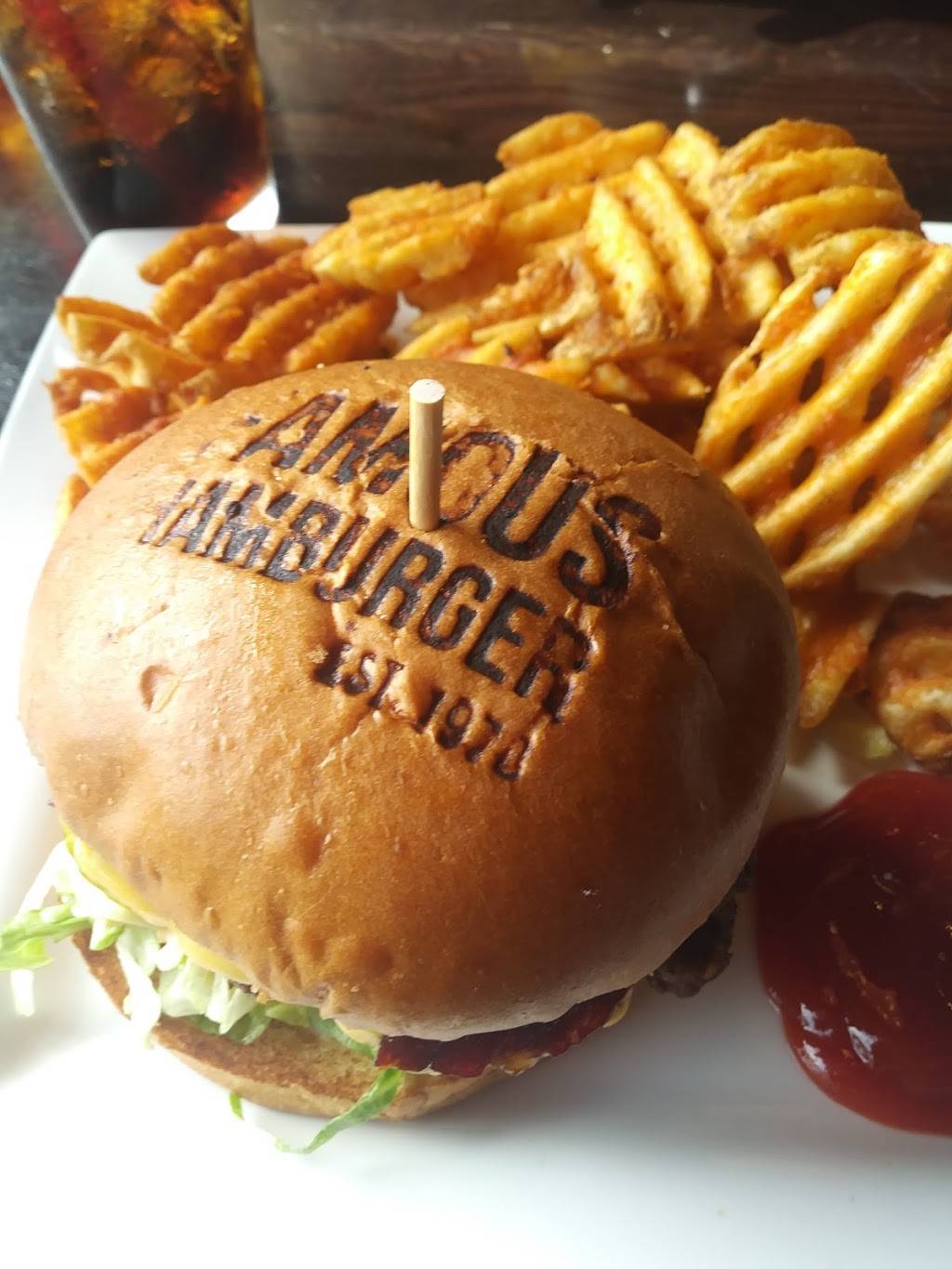 Famous Hamburger, West Dearborn | restaurant | 22207 Michigan Ave, Dearborn, MI 48124, USA | 3134360705 OR +1 313-436-0705