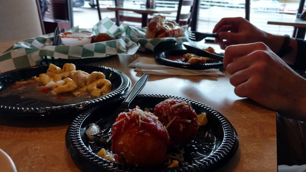 Tomasellis Restaurant & Catering | restaurant | 693 Oaklawn Ave, Cranston, RI 02920, USA | 4014644666 OR +1 401-464-4666