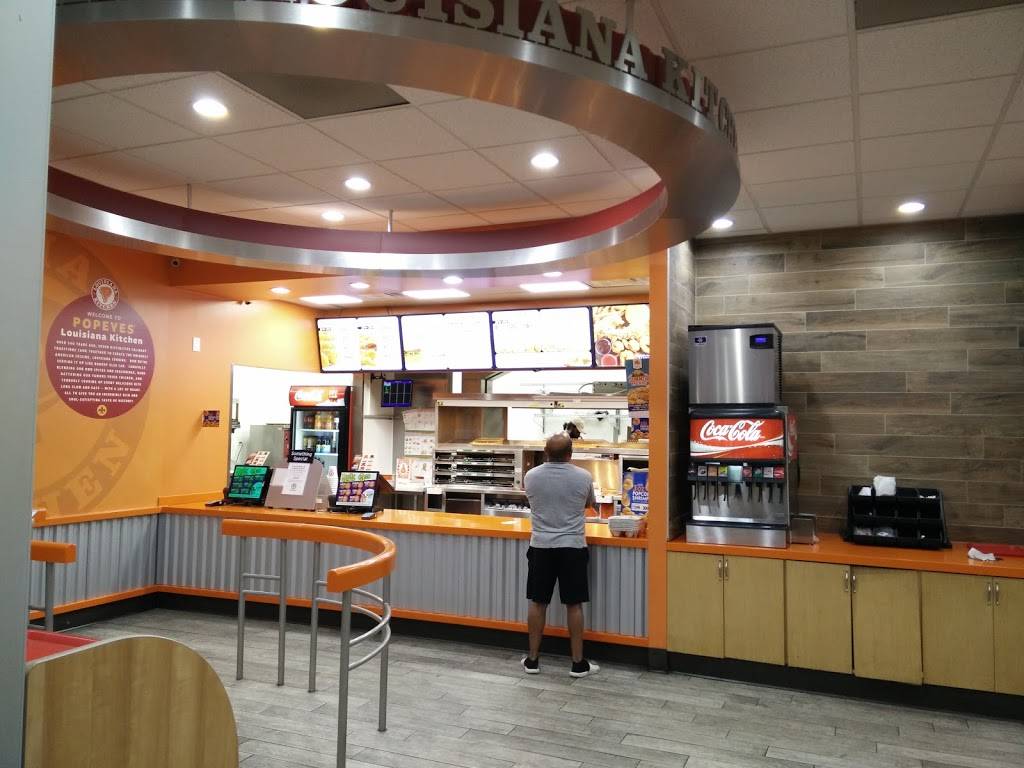 Popeyes Louisiana Kitchen | meal takeaway | 1375 Huron Church Rd, Windsor, ON N9C 2B4, Canada | 5192563200 OR +1 519-256-3200