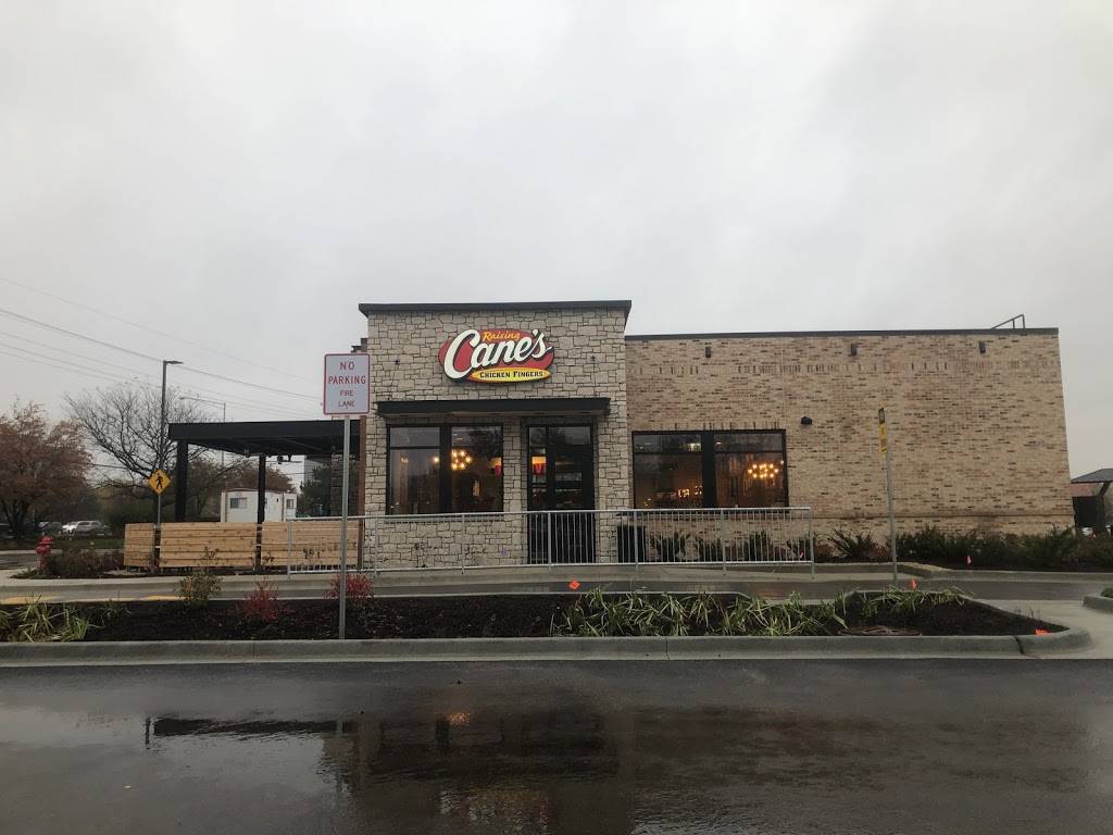 Raising Canes Chicken Fingers | meal takeaway | 1205 E Higgins Rd, Schaumburg, IL 60173, USA | 8472402078 OR +1 847-240-2078