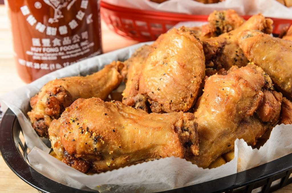 Corner Seafood And Wings | restaurant | 107 Centre Sarcelle Blvd #710, Youngsville, LA 70592, USA | 3378575078 OR +1 337-857-5078