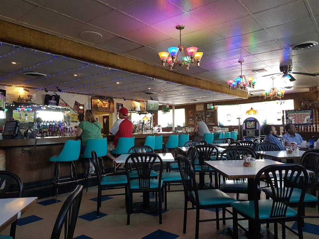 Vito & Nicks Pizzeria | restaurant | 8433 S Pulaski Rd, Chicago, IL 60652, USA | 7737352050 OR +1 773-735-2050