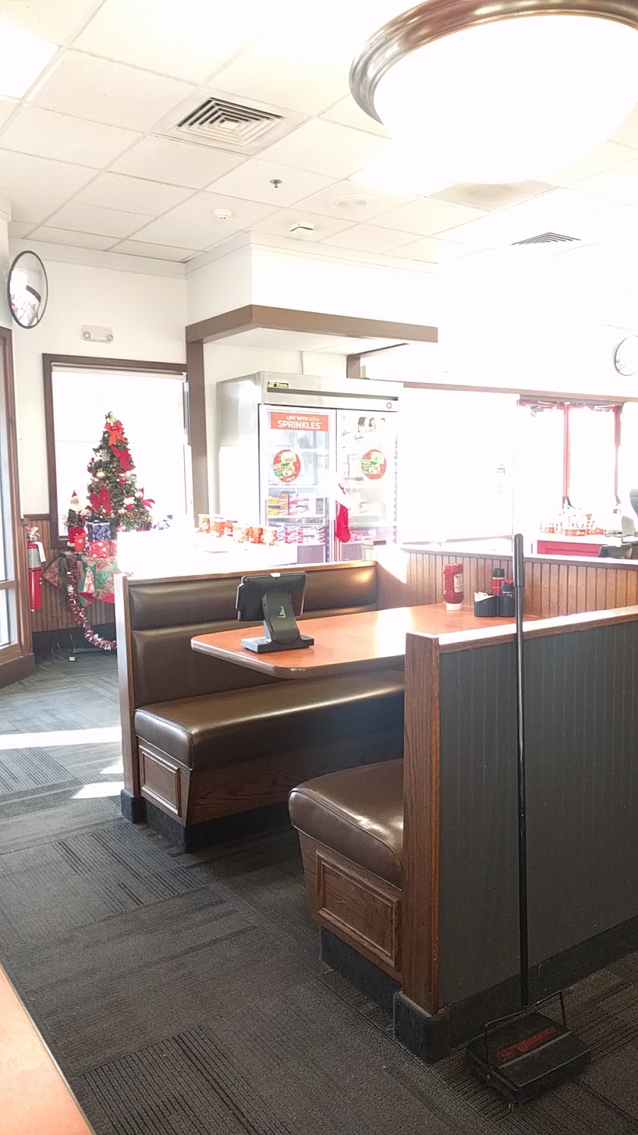 Friendlys | meal takeaway | 489 Newton St, South Hadley, MA 01075, USA | 4135388010 OR +1 413-538-8010