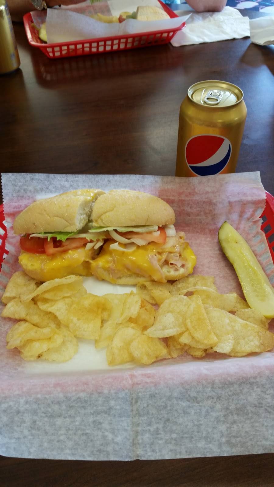 Mumfords Potato Chip & Deli | restaurant | 325 N Main St, Urbana, OH 43078, USA | 9376533491 OR +1 937-653-3491