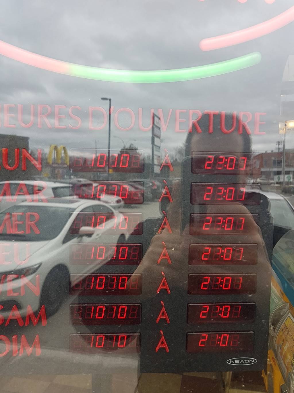 Amir | restaurant | 2921 Boulevard de la Concorde E, Laval, QC H7E 2B5, Canada | 4506615222 OR +1 450-661-5222