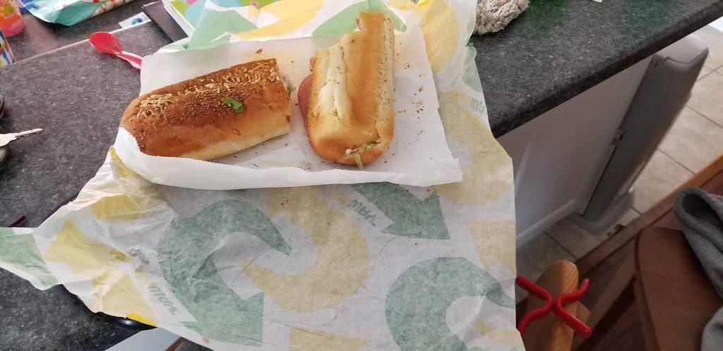 Subway | restaurant | 331 Bayfield St, Barrie, ON L4M 3C2, Canada | 7055034001 OR +1 705-503-4001