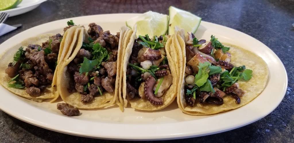 El Chivolin Restaurant | restaurant | 4171 S 76th St, Greenfield, WI 53220, USA | 4148100482 OR +1 414-810-0482