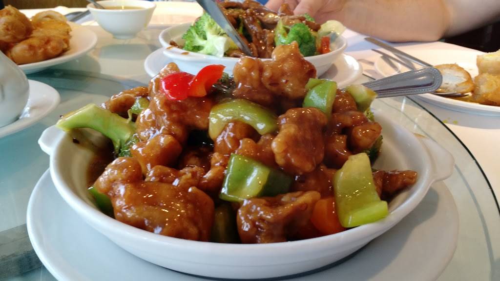 Iron Chef Chinese Restaurant | restaurant | 1116 Upper Sherman Ave, Hamilton, ON L8W 3W1, Canada | 9053892288 OR +1 905-389-2288