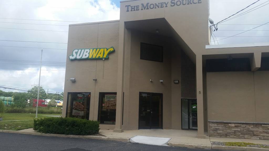 Subway Restaurants | restaurant | 5 Ruland Road, Melville, NY 11747, USA | 6319202395 OR +1 631-920-2395