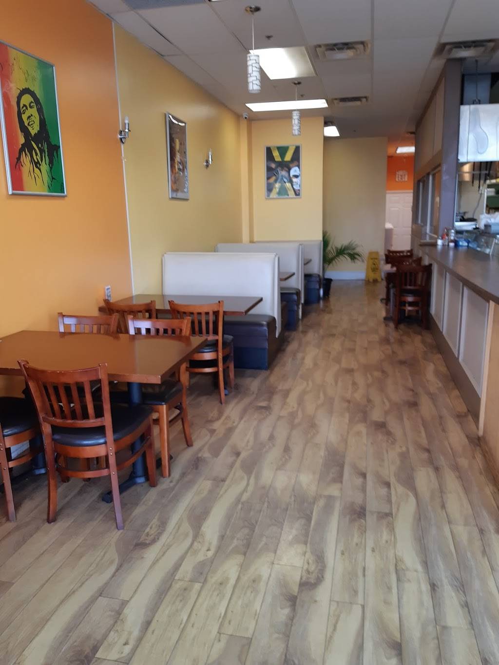 McKoys Caribbean Fusion | restaurant | 950 Southdown Rd, Mississauga, ON L5J 2Y4, Canada | 9058559773 OR +1 905-855-9773