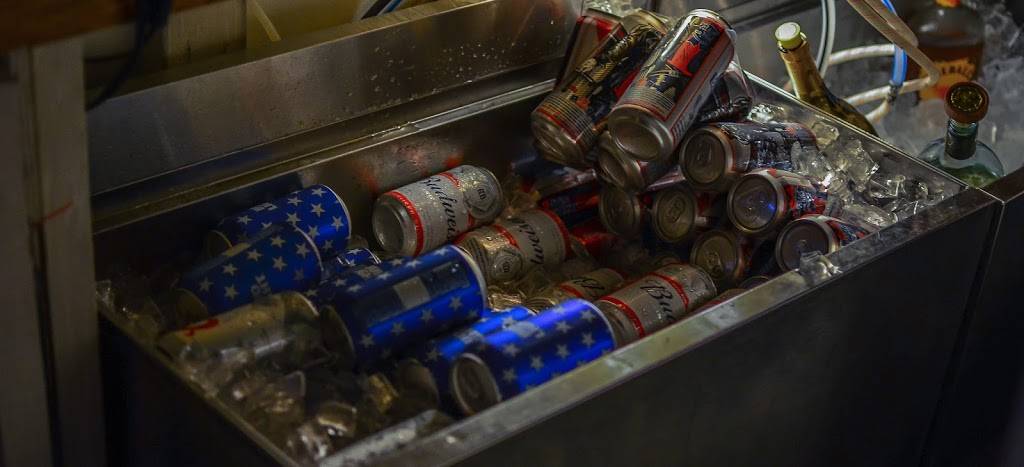 Harpoon Willys | restaurant | 67 Bow St, Portsmouth, NH 03801, USA | 6034334441 OR +1 603-433-4441