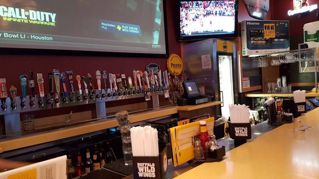 Buffalo Wild Wings | restaurant | 240 S Brea Blvd, Brea, CA 92821, USA | 7145821590 OR +1 714-582-1590