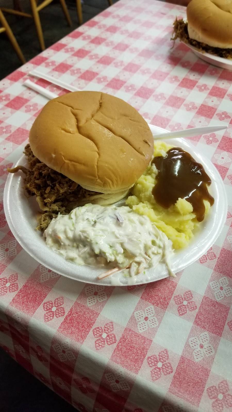 Gigglin Pig | restaurant | 642 US-25, Newport, TN 37821, USA | 4232371879 OR +1 423-237-1879