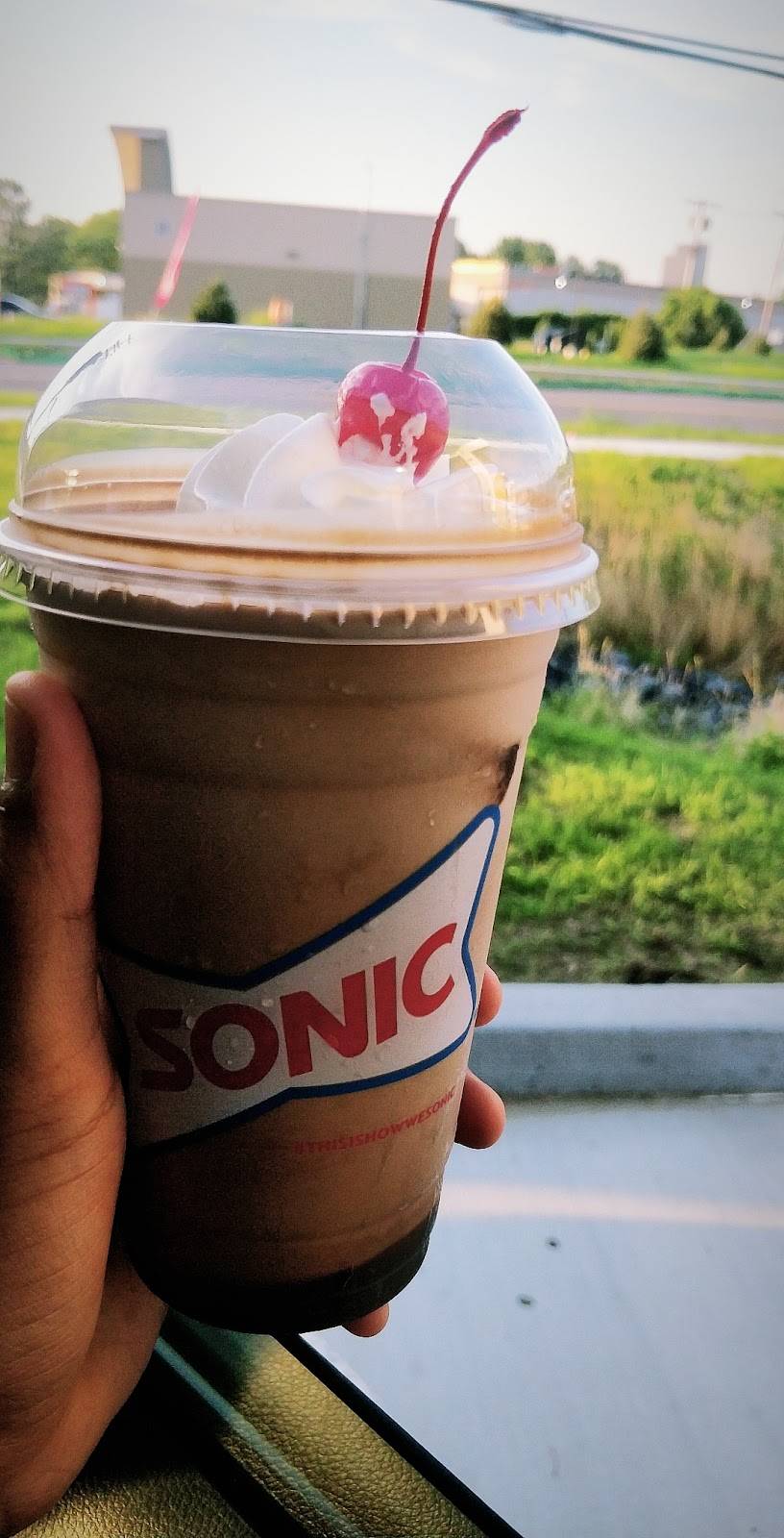 Sonic Drive-In | restaurant | 351 Southern Blvd, Albany, NY 12209, USA | 5185990774 OR +1 518-599-0774