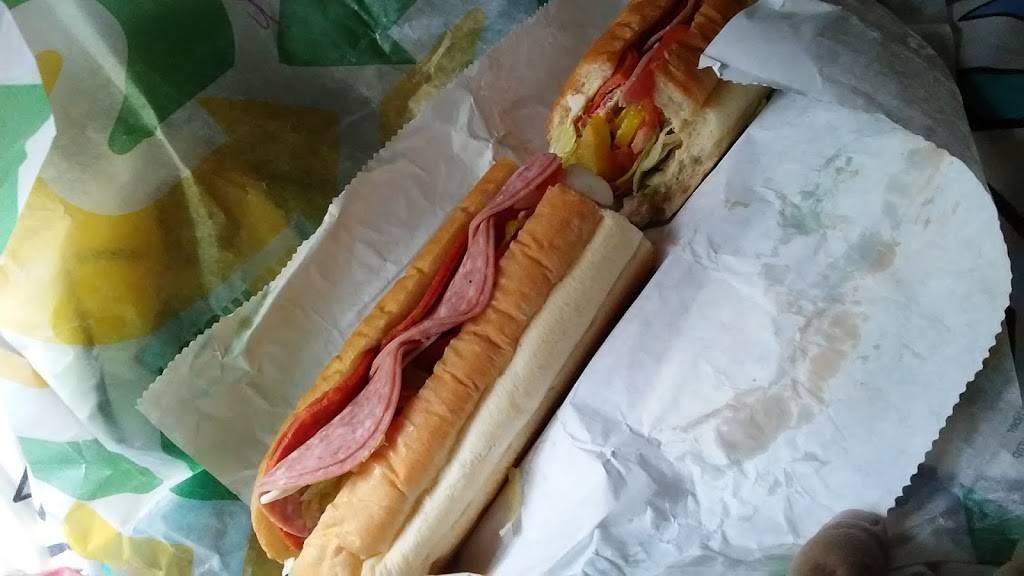 Subway | restaurant | 11400 US-41, Ringgold, GA 30736, USA | 7069355745 OR +1 706-935-5745