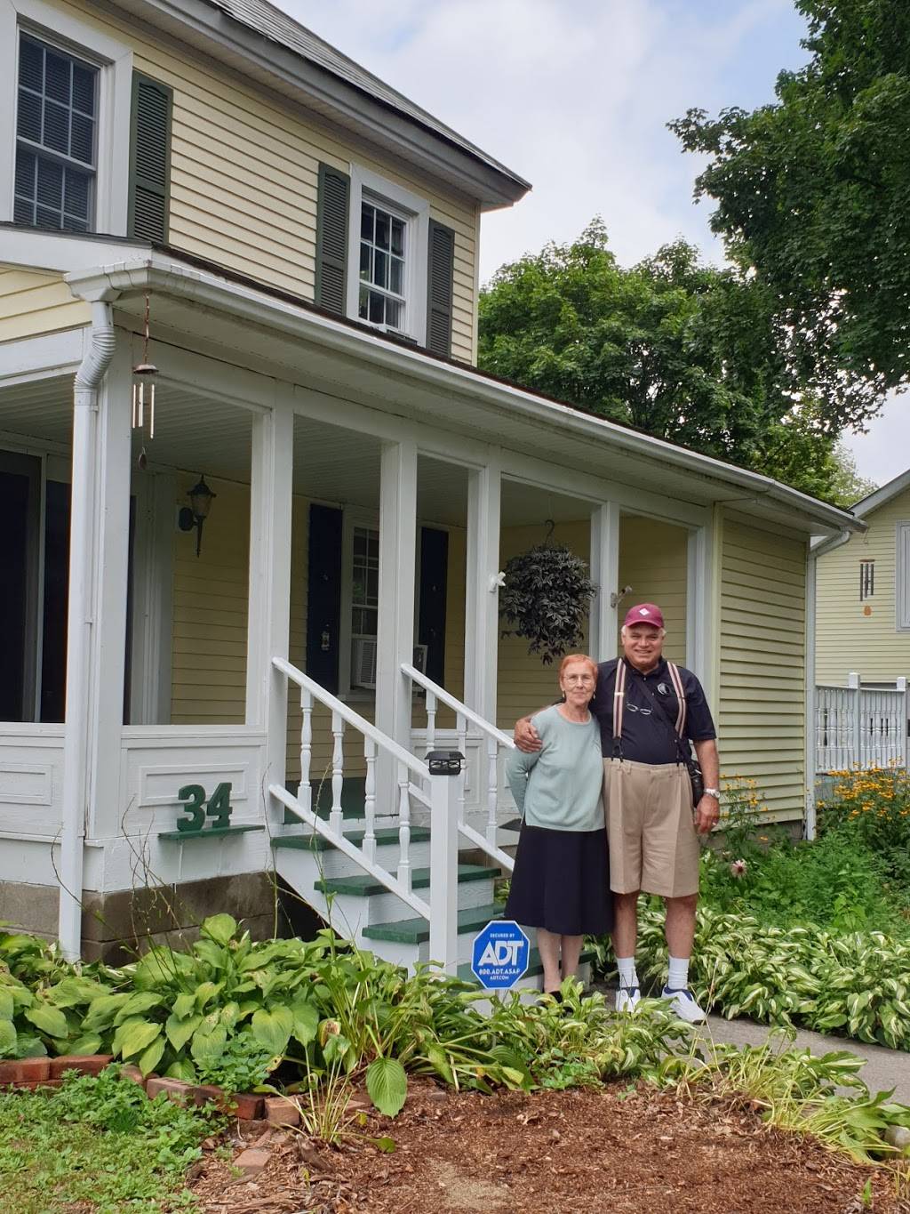 Starbucks | cafe | 351 Broadway, Saratoga Springs, NY 12866, USA | 5185819498 OR +1 518-581-9498