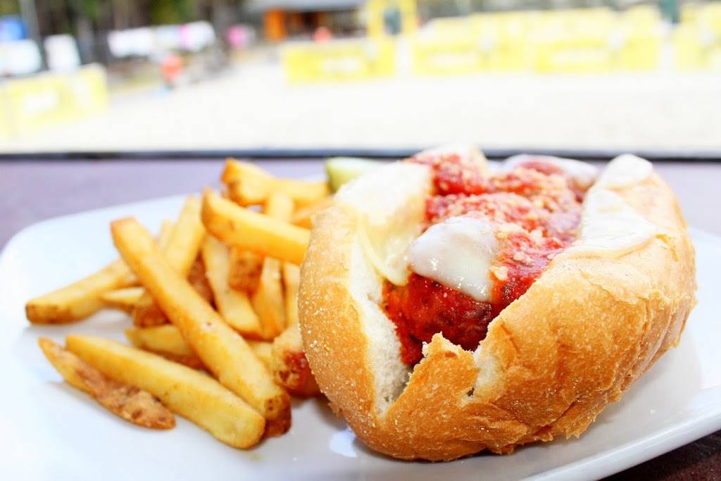 Dig & Dive | restaurant | 3525 Lancelot Ln, Wilmington, NC 28403, USA | 9102285791 OR +1 910-228-5791