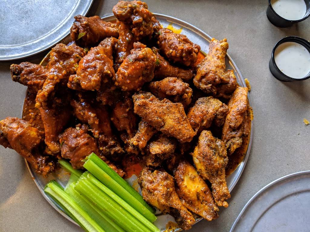 Pluckers Wing Bar | restaurant | 10407 Katy Fwy, Houston, TX 77024, USA | 7134659464 OR +1 713-465-9464