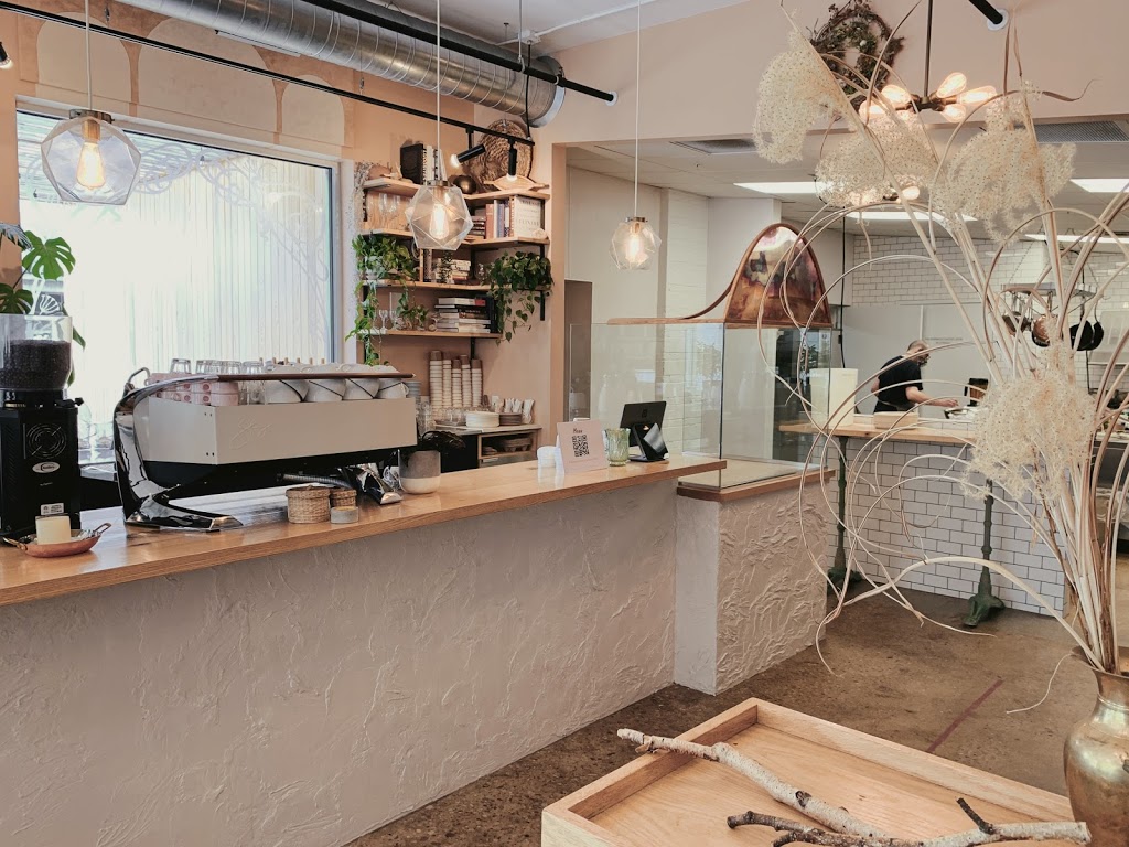 Hexenbelle | cafe | 144 Hall St Suite 107, Traverse City, MI 49684, USA | 2314866128 OR +1 231-486-6128