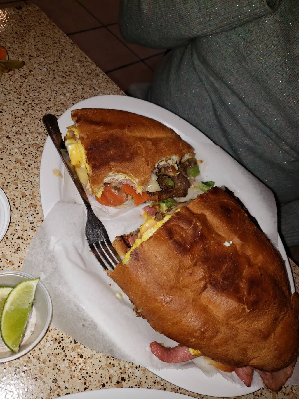 Tortas Chilangas | restaurant | Sacramento, CA 95824, USA | 9163937353 OR +1 916-393-7353
