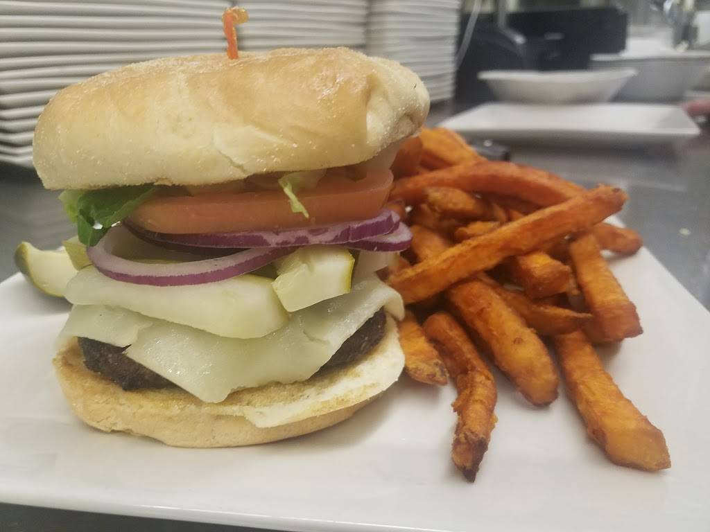 Whits End Grill & Bar | restaurant | 123 Madison Ave, Skowhegan, ME 04976, USA | 2074749448 OR +1 207-474-9448