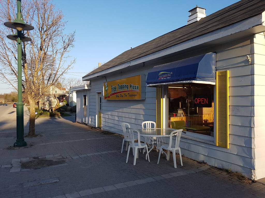 Free Topping Pizza | restaurant | 17 Queen St, Lakefield, ON K0L 2H0, Canada | 7056529111 OR +1 705-652-9111