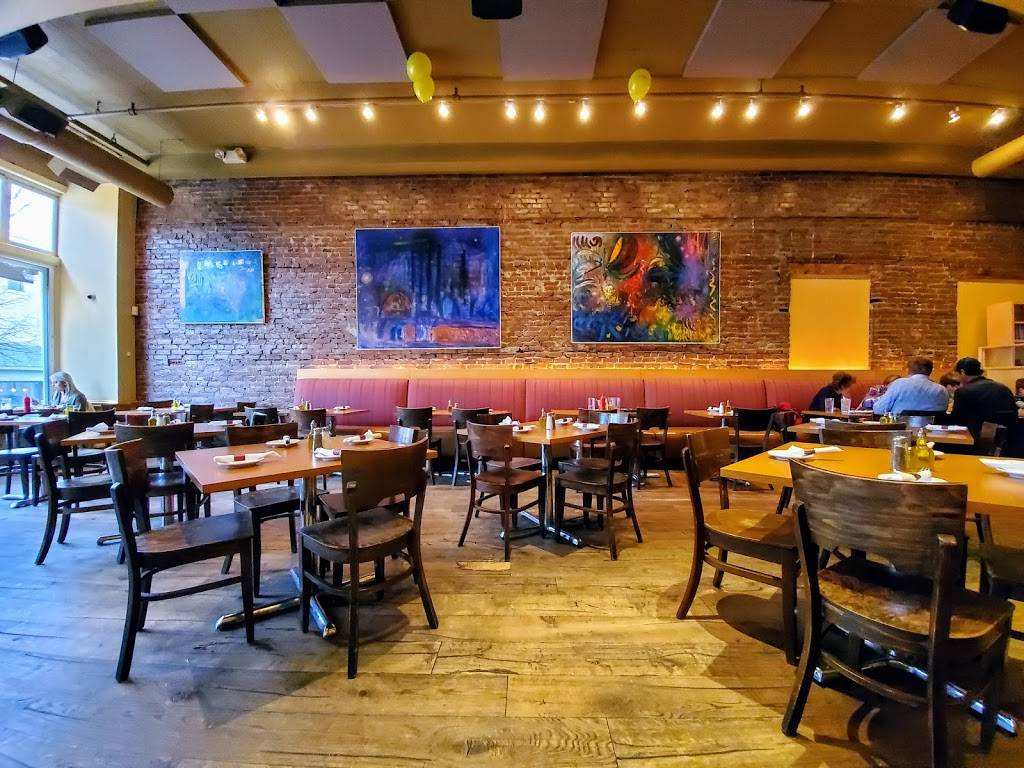 Christophers A Neighborhood Place | restaurant | 3315, 108 N Wayne Ave, Wayne, PA 19087, USA | 6106876558 OR +1 610-687-6558