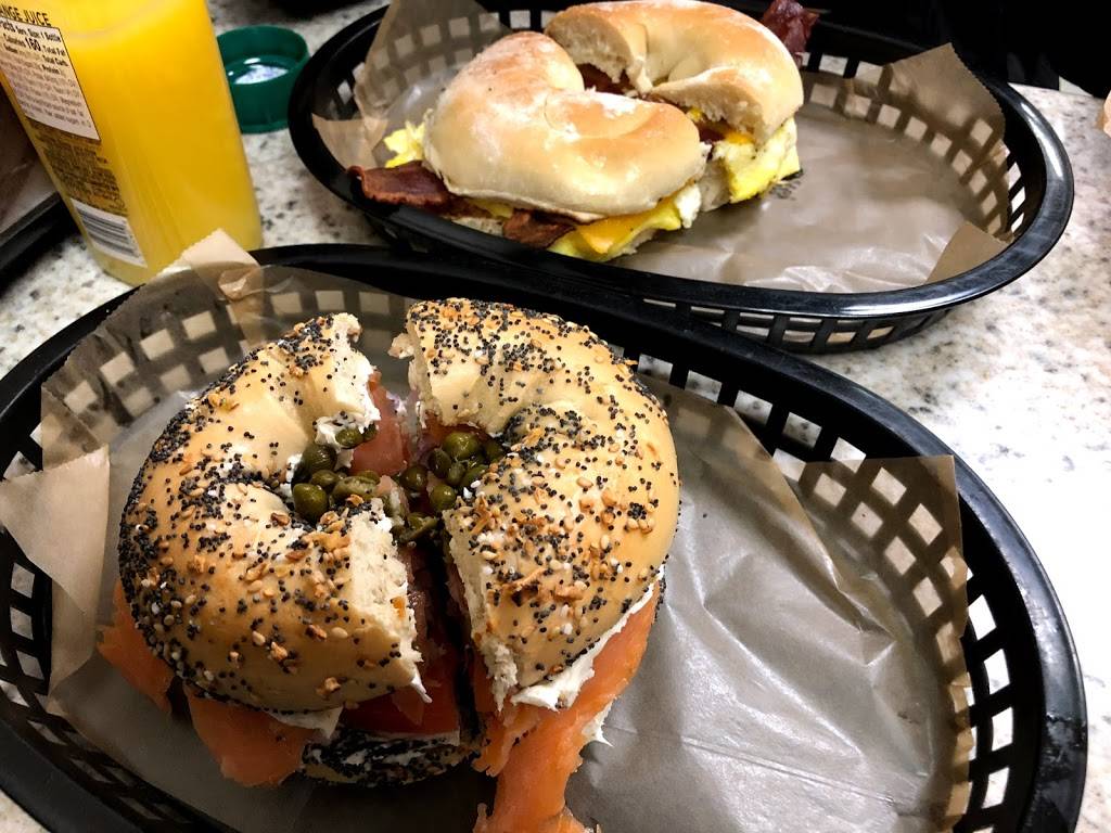 Manhattan Bagel | cafe | 8040 Providence Rd Ste 200, Charlotte, NC 28277, USA | 7045410833 OR +1 704-541-0833